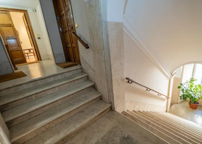 Trevi Terrace Penthouse דירה